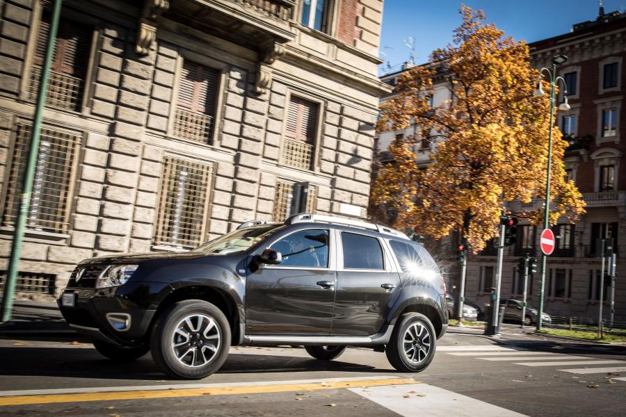  Dacia Duster Black Shadow 2016 года  (фото 10 из 28)